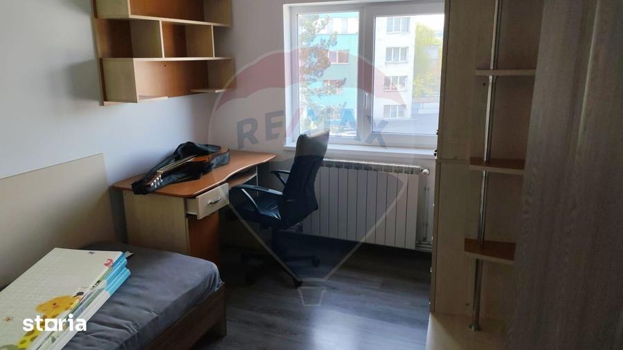 Apartament cu 3 camere decomandat în Central