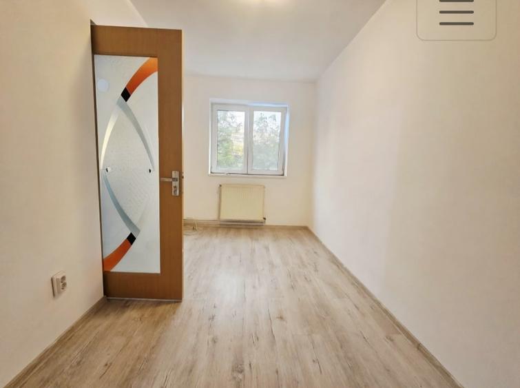 Apartament cu 3 camere semidecomandat, mobilat în Timpuri Noi