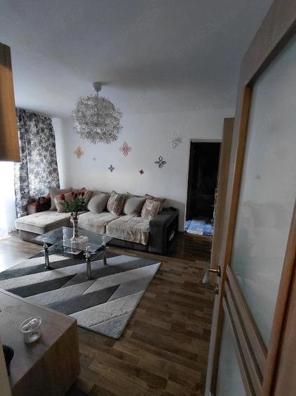 Apartament cu 2 camere semidecomandat în Micro 15