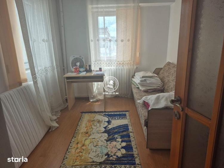 Apartament cu 3 camere decomandat în Păcurari