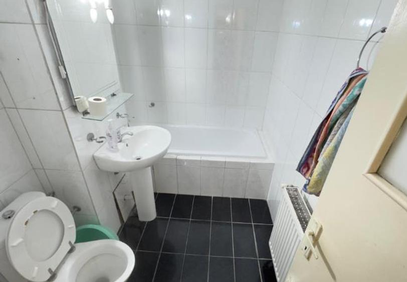 Apartament cu 4 camere decomandat, mobilat în Răcădău