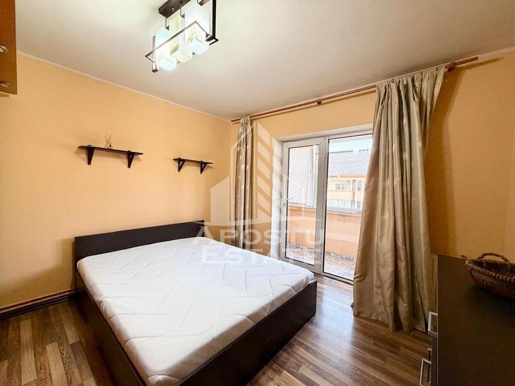 Apartament cu 3 camere decomandat, mobilat în Girocului