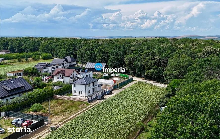 Casă cu 4 camere cu Teren 370 Mp în Valea Ursului