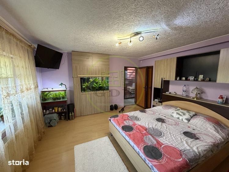 Casă cu 4 camere decomandat în Central