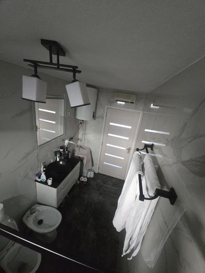 Casă cu 2 camere cu Teren 100 Mp în Central