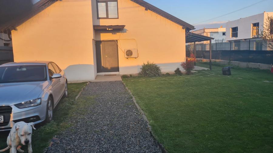 Casă cu 4 camere în Costi