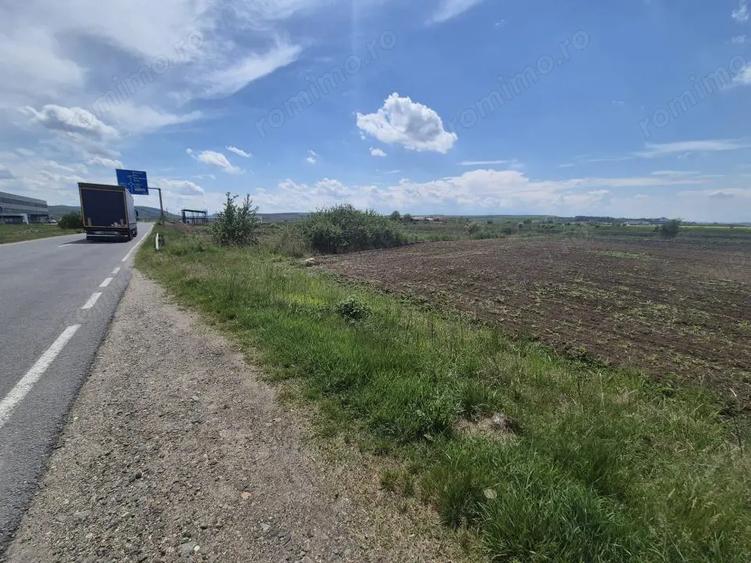 Teren de 10000 mp, în Central