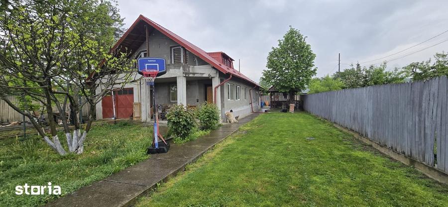 Casă cu 4 camere cu Teren 577 Mp în Aninoasa