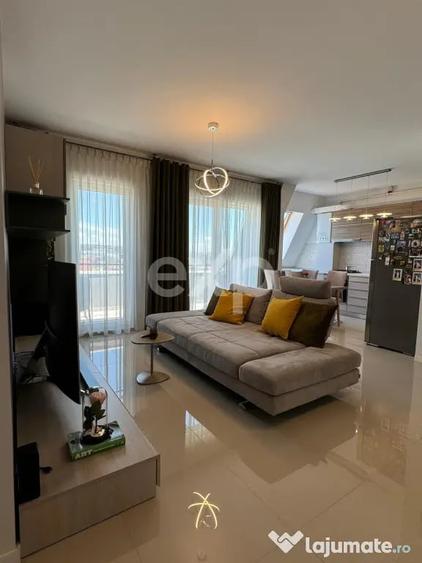 Apartament cu 3 camere semidecomandat în Între Lacuri