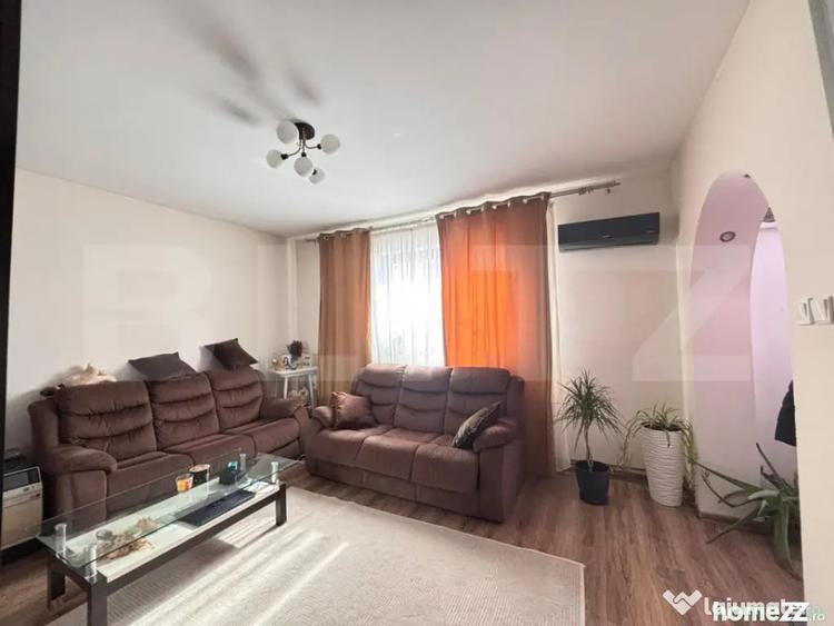 Casă cu 4 camere cu Teren 2700 Mp în Central