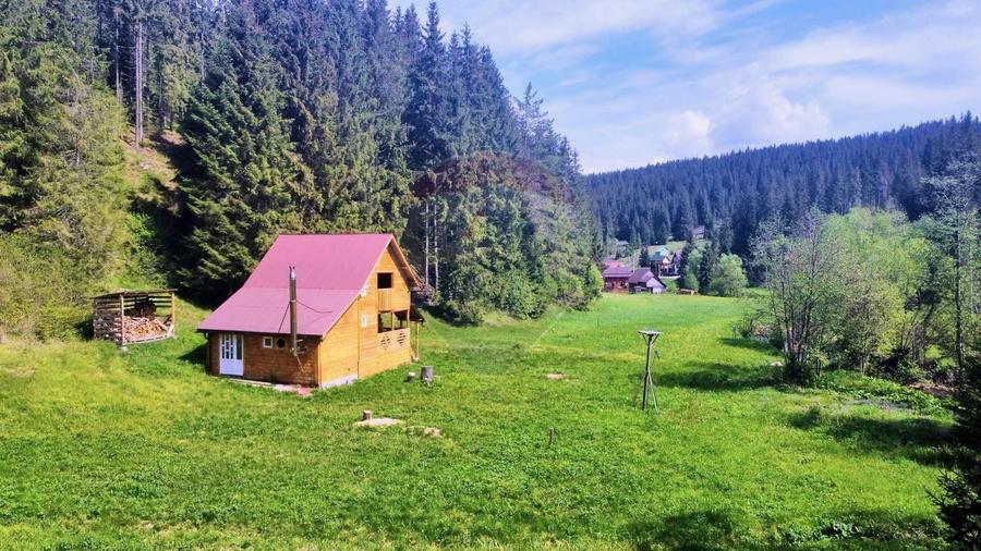 Casă individuală cu 3 camere cu Teren 2237 Mp în Poiana Horea