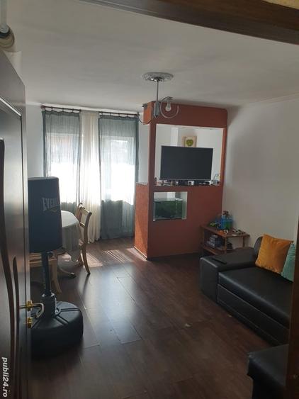 Apartament cu 5 camere decomandat în Găvana