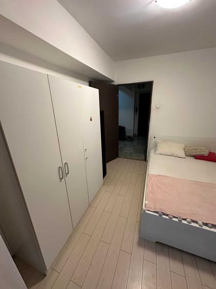 Apartament cu 4 camere decomandat în Mihai Bravu