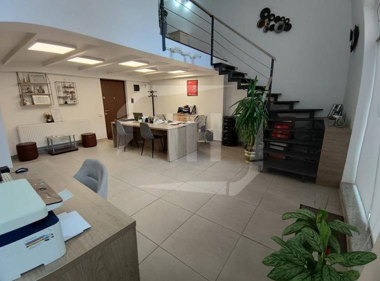 Apartament cu 3 camere semidecomandat în Central