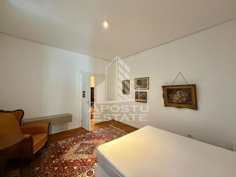 Apartament cu 4 camere semidecomandat, mobilat în P-ța Maria