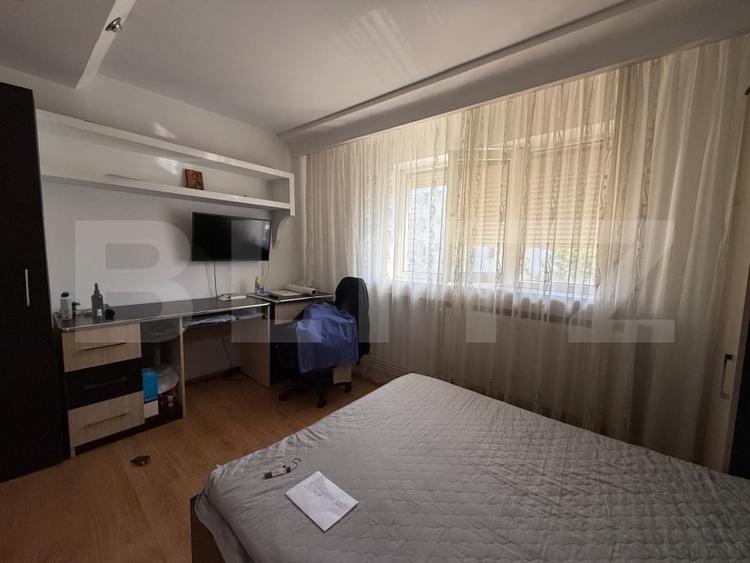 Apartament cu 2 camere semidecomandat, mobilat în Craiovița Nouă
