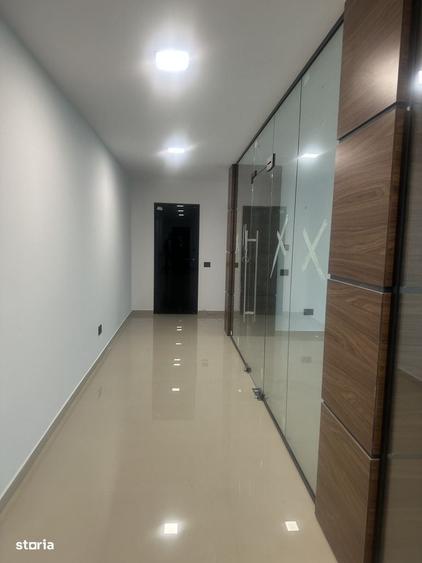 Spațiu comercial, de 123 mp, în Central