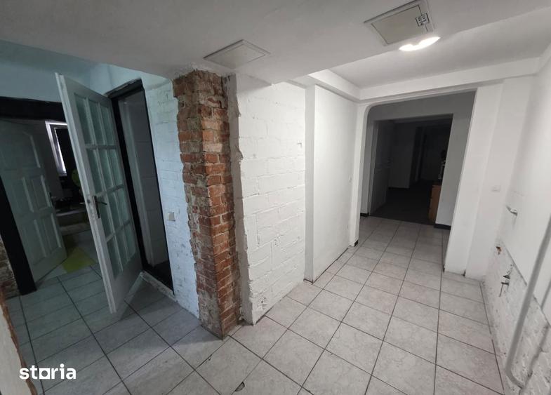 Casă cu Teren 1000 Mp în Fabric