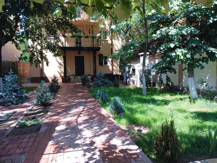 Vila superbă P+2  Brancoveanu - metrou | Singur curte - 18