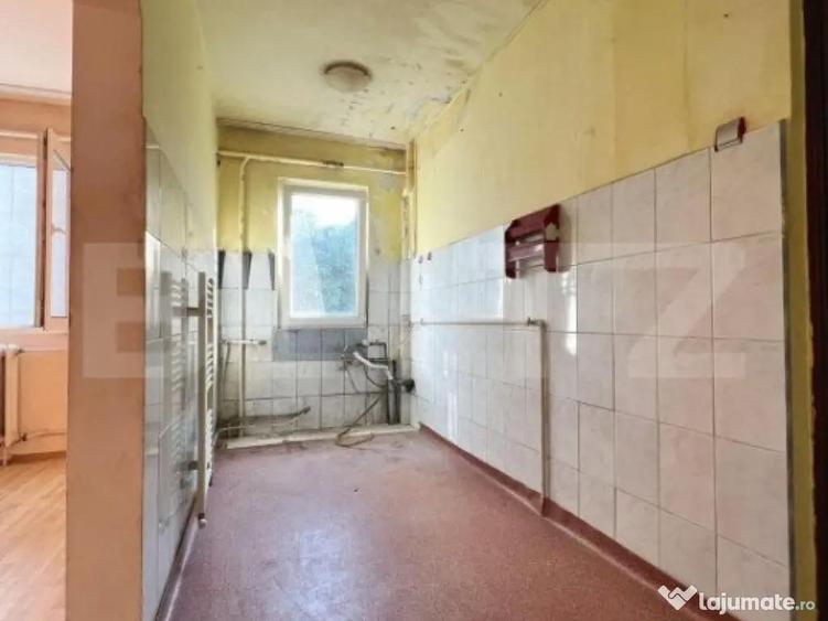 Apartament 3 camere, 43 mp, zona Mana?tur - 1