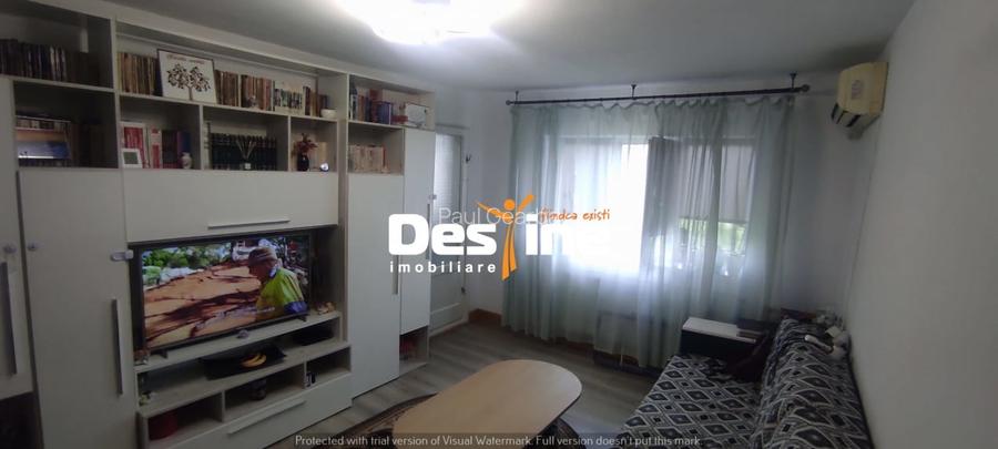 Apartament cu 3 camere semidecomandat, mobilat în Podu Roș Apartament cu 3 camere semidecomandat, mobilat în Podu Roș