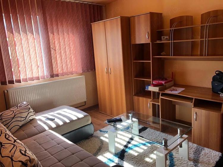 Inchiriez garsoniera in Resita - 2