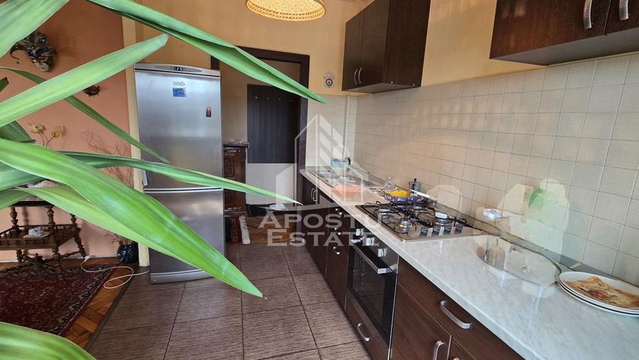 Apartament cu 3 camere, centrala proprie, zona Dacia - 2