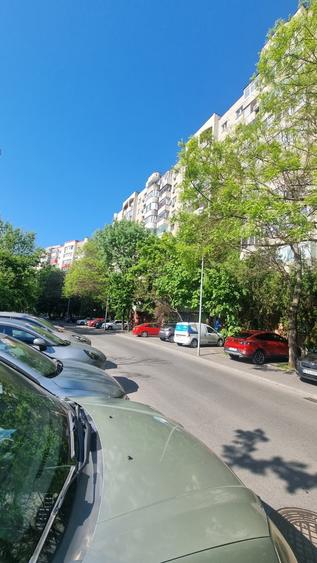 Apartament 4 camere, centrală proprie, parcare, 5 min metrou Apărătorii Patriei - 1