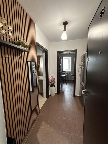 Apartament cu 2 camere semidecomandat în Colentina