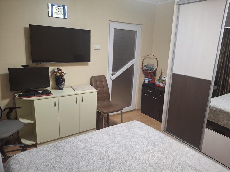 CET , 2 camere decomandat etaj 1 - 4