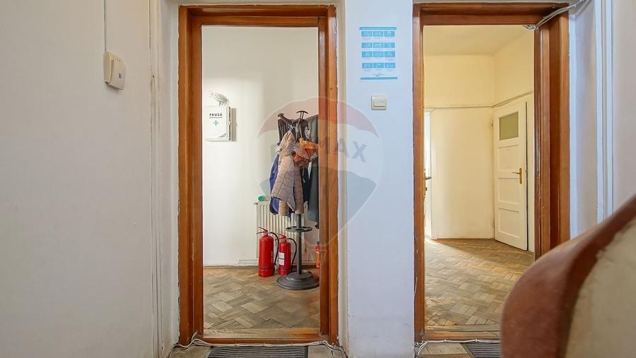 Vilă - DE INCHIRIAT - pentru diverse businessuri - 16