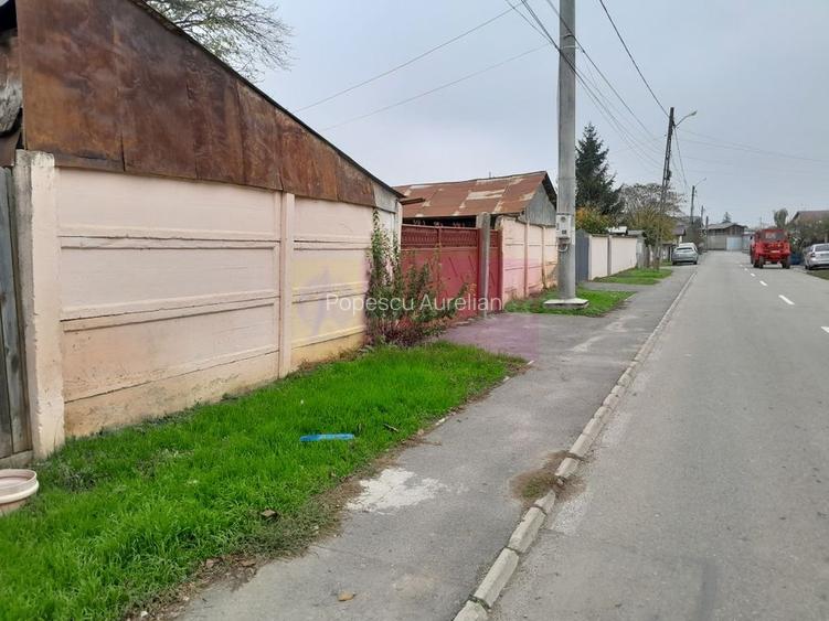 Branesti / IF - casa batraneasca din caramida cu teren de vanzare