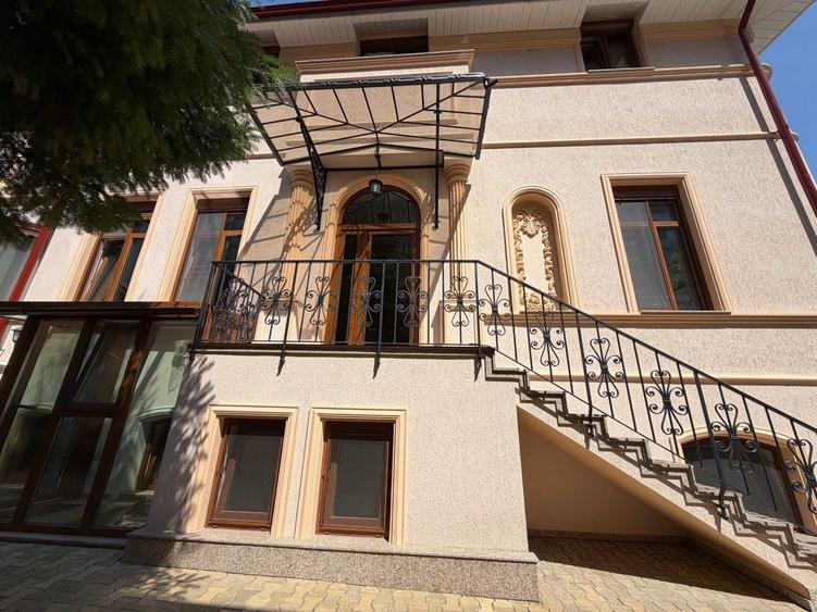 Casă cu 3 camere cu Teren 80 Mp în Victoriei