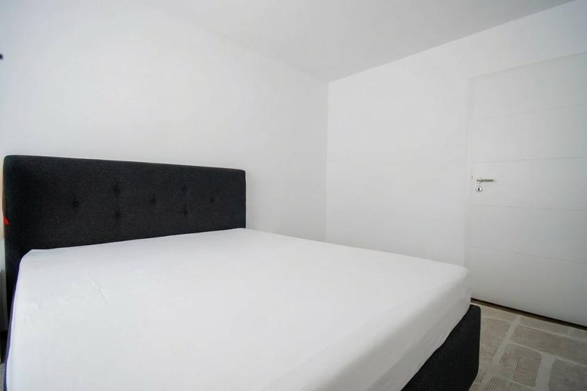 Bd.Obregia 2 camere,renovat lux,mobilat-utilat,centrala proprie,etaj 3/10 - 8