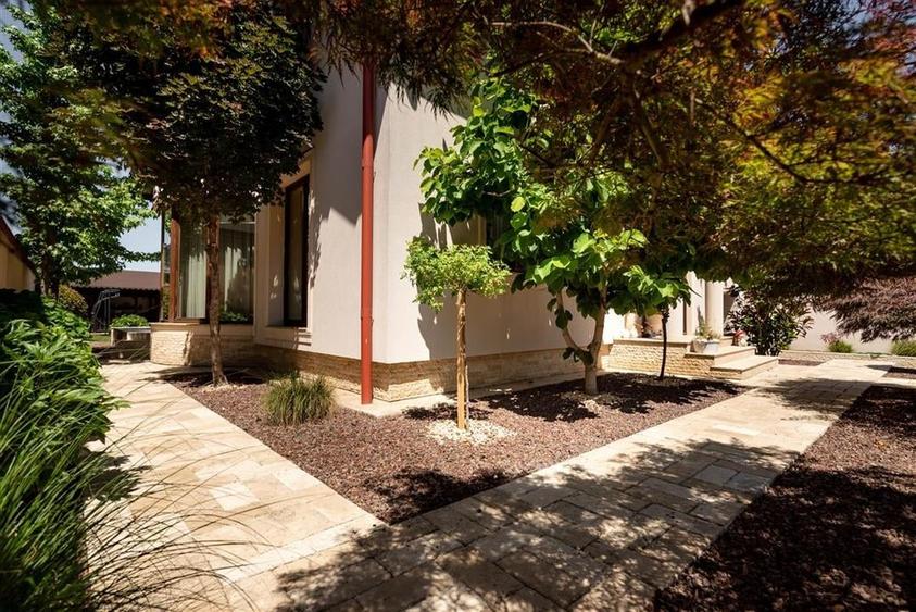 RECO Vila cu 5 camere str. Apateului- zona Nufarul - 38