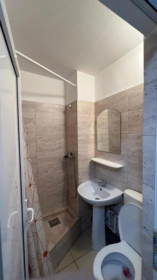 PROPRIETAR Inchiriez garsoniera 16 mp, et. II IV, Drumul Cre?e?tilor - 2