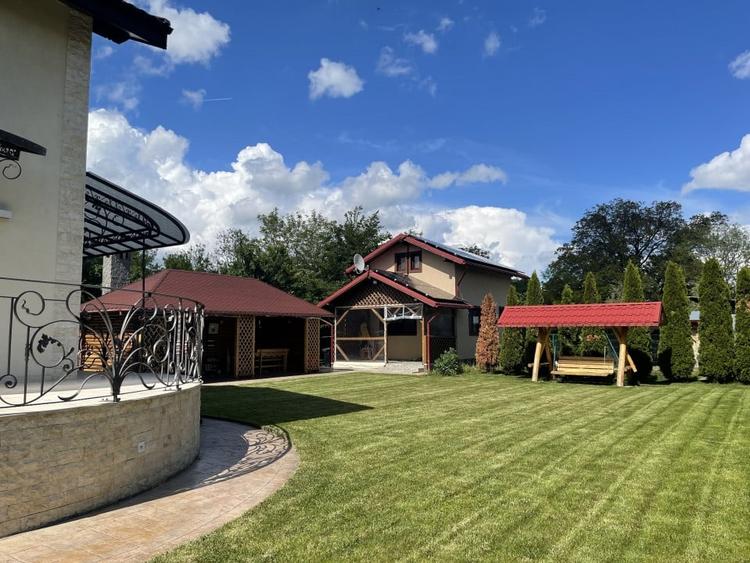 Cornu de Jos  Doua  case moderne, crama la subsol, prosumator - 28