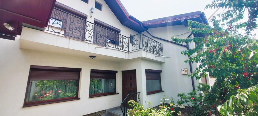 Industriilor-cartier 23 August, P+1, garaj si anexe,teren 389m.p.,comision0%. - 2