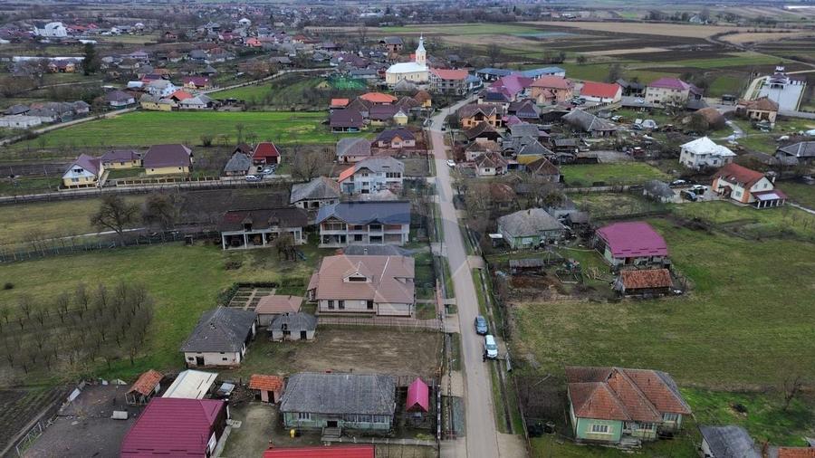 Constructie de caramida cu 3 camere de vânzare in centrul com. Salsig - 14