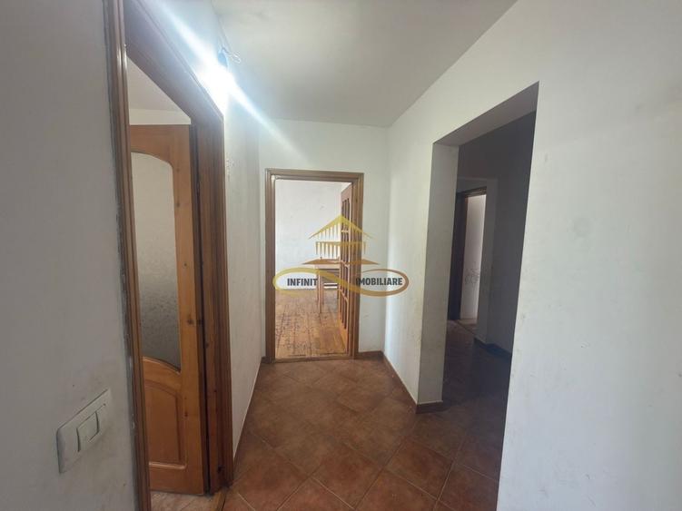 De vanzare apartament 3 camere decomandate Republicii Bacau - 11