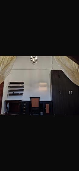 Apartament cu 5 camere semidecomandat în Universitate