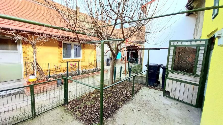 SUPER OFERTĂ | Casă cu 2 camere la curte comună + beci | SPAȚIU ȘI INTIMITATE - 1