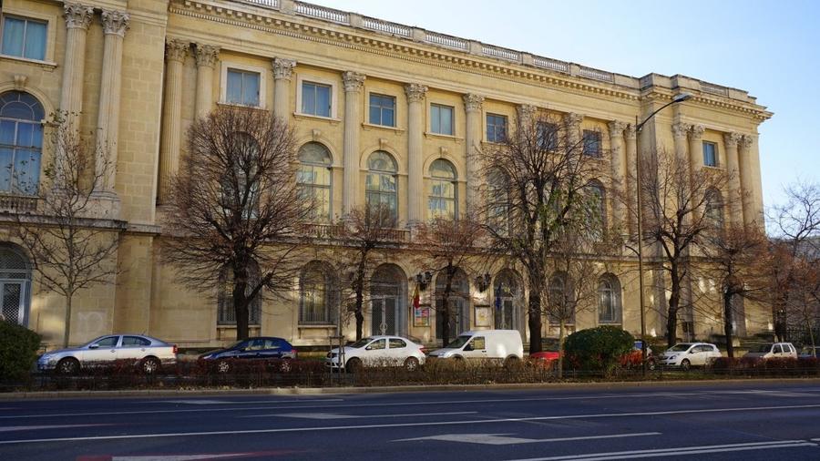 Apt. Calea Victoriei, Ateneul Roman, etaj 1, decomandat, bloc solid termoizolat - 25