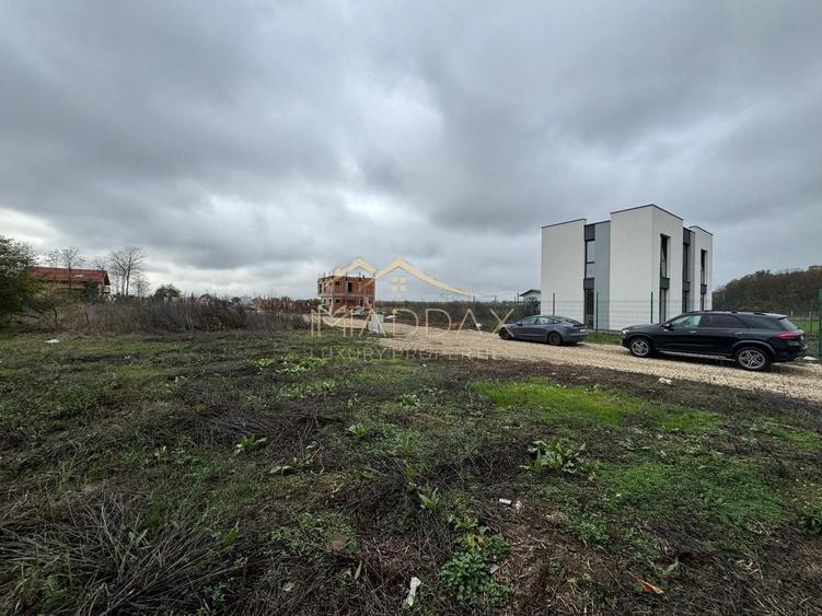 Maddax Luxury Properties vă propune spre vânzare un lot de teren în Balotești - 1