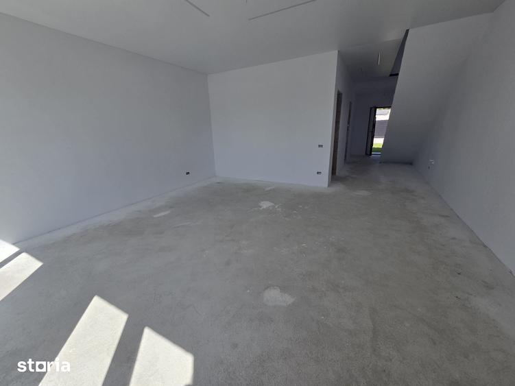 Casă cu 4 camere cu Teren 270 Mp în Central