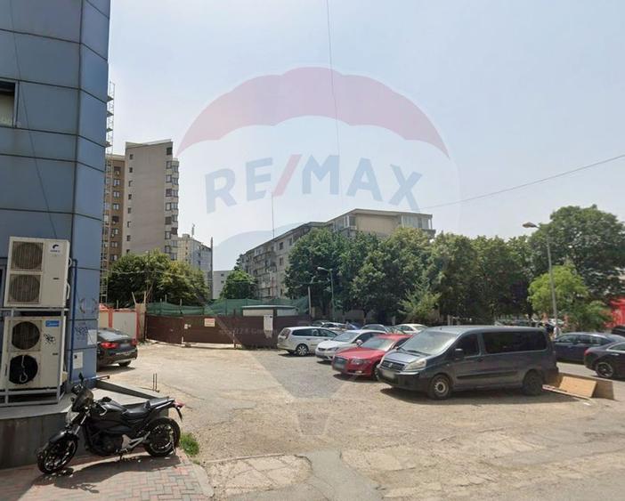 De vanzare | Teren 130 mp Mall Vitan | Comercial - Parcare - 1