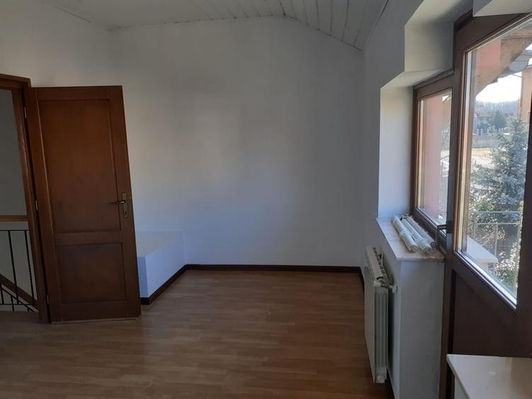 Casa insiruita, 2 dormitoare, garaj, Sanmartin. 120 000 E. Comision 0. - 11