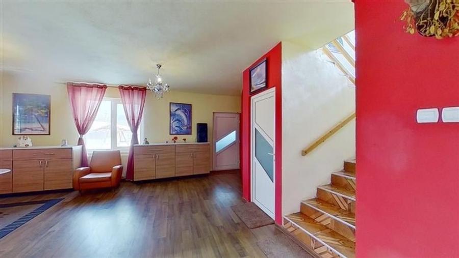 Acasa in Rasnov:Casa cu 5 camere,curte mare si liniste deplina, 500 mp teren, Ce - 25