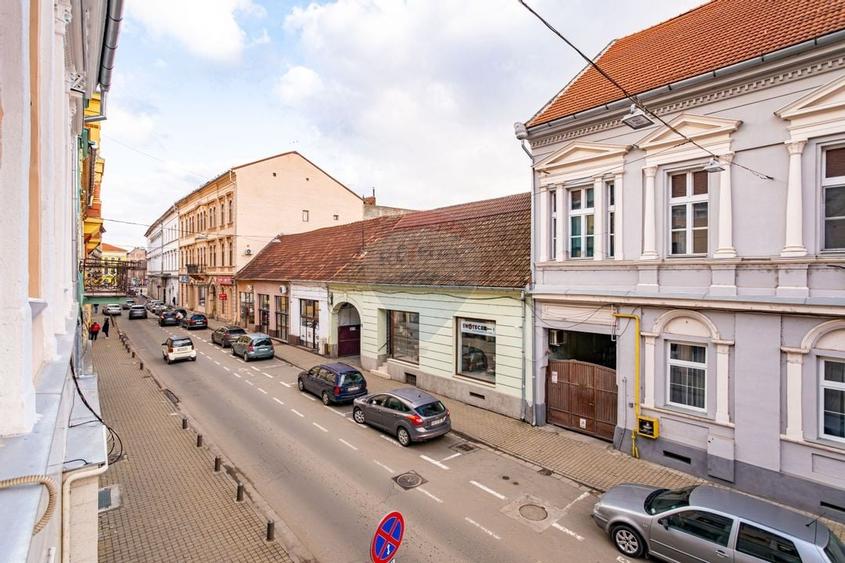 Apartament cu 2 camere de vânzare în zona Teatrului de Stat - 13