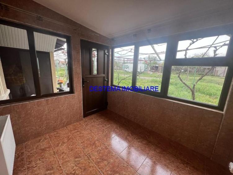 Valu lui Traian, casa la sosea, renovata - 1